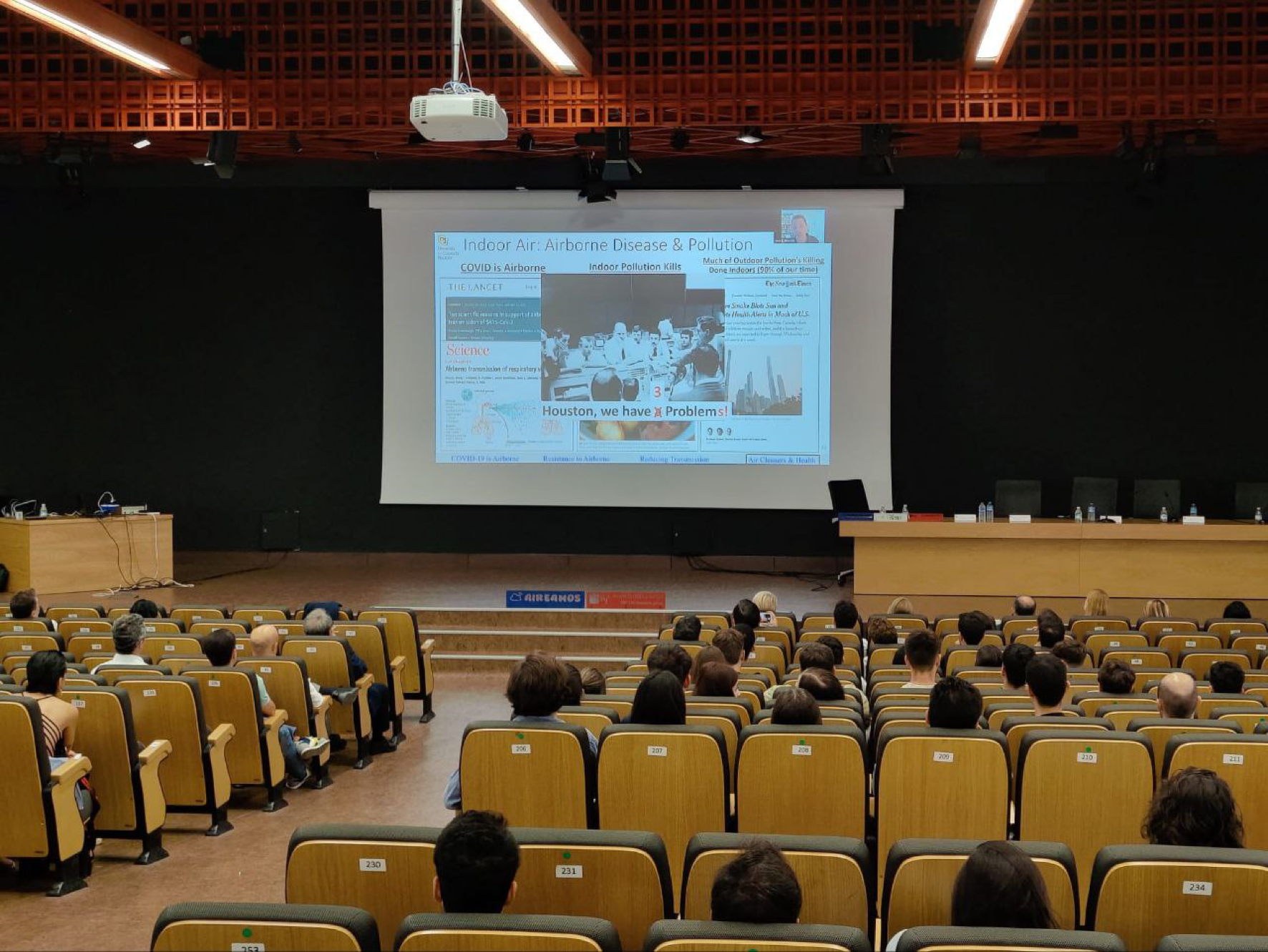 Presentation by Dr. by José Luis Jiménez, a Professor of Chemistry and Environmental Sciences at the University of Colorado, during the International Workshop on Architecture