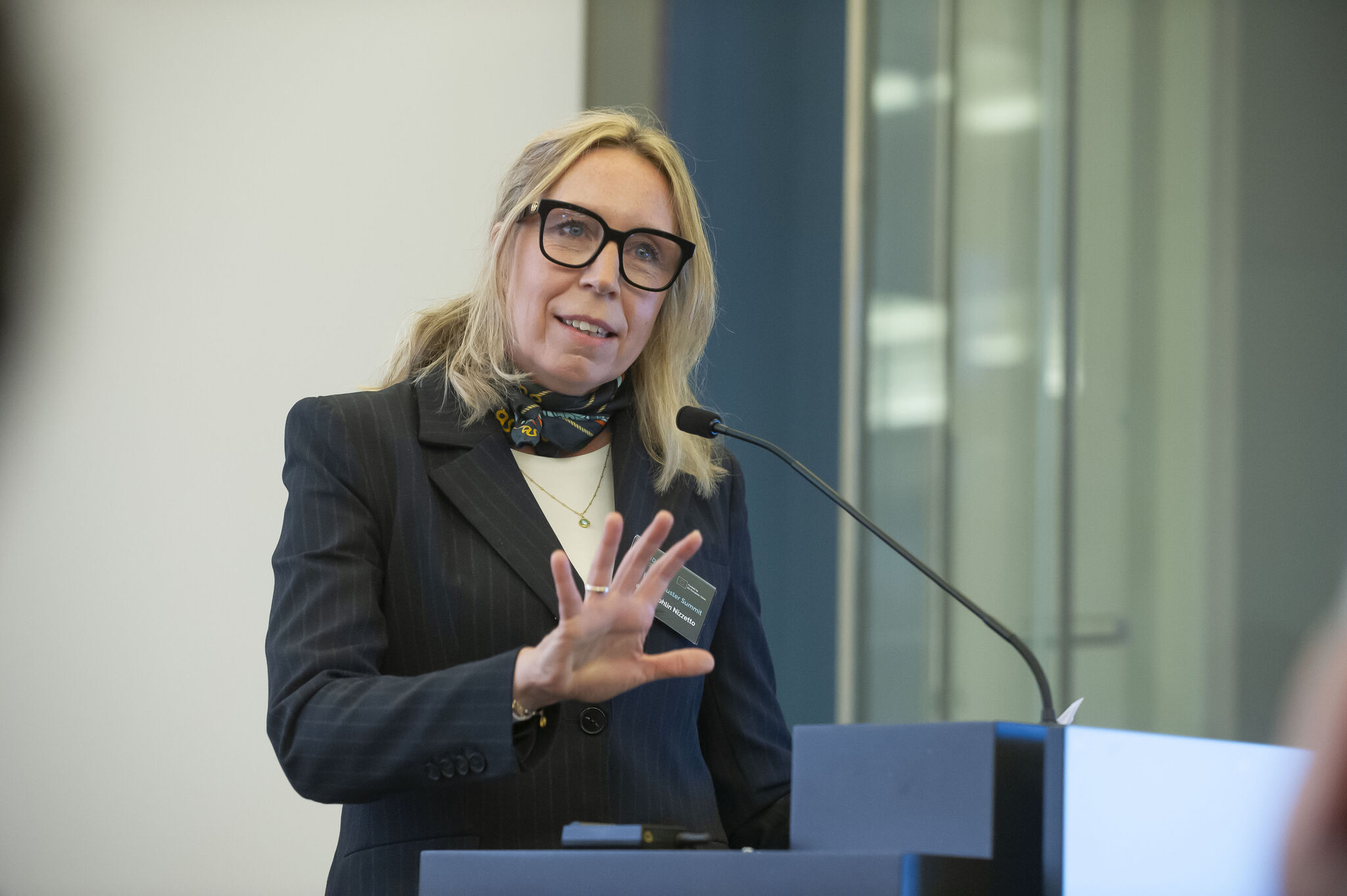 Pernilla Bohlin Nizzetto, Research Director and Head of Environmental Chemistry and Health Effects at NILU and moderator of the session "The Complexity of Indoor Air Quality – A Joint Venture through the IDEAL Cluster," addresses participants at the IDEAL Cluster Summit – The Air We Share in Brussels, introducing the opening scientific discussion on Europe's latest indoor air quality research and innovation.